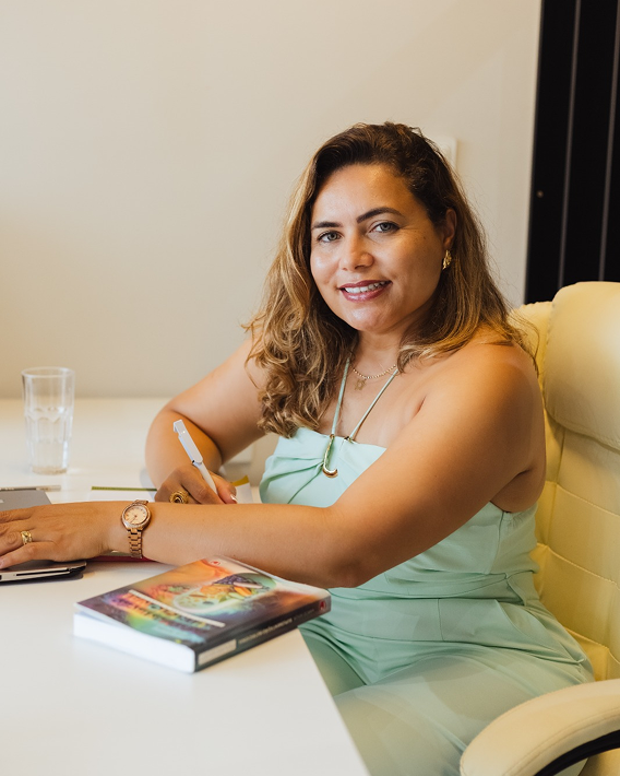 Grasiele Oliveira em atendimento